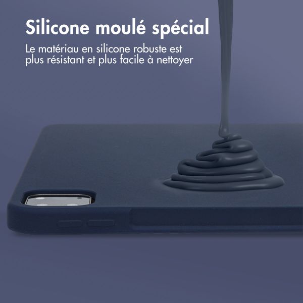Accezz Coque Liquid Silicone avec porte-stylet Apple iPad Pro 12.9 (2022) / Pro 12.9 (2021) / Pro 12.9 (2020) - Bleu foncé