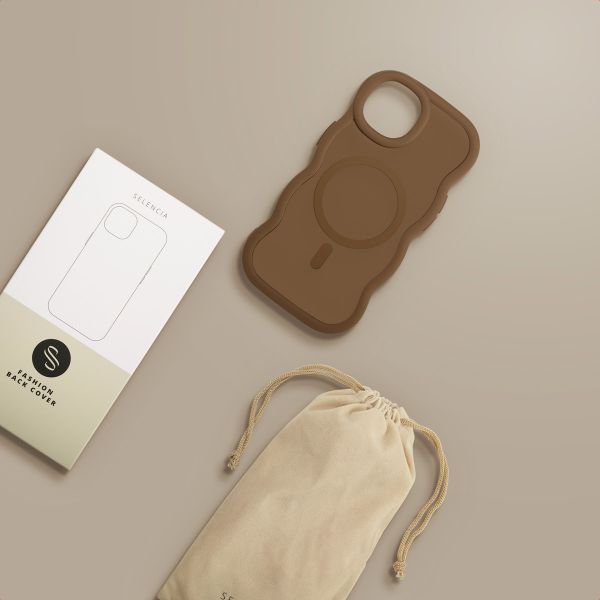 Selencia Coque arrière Wavy avec MagSafe Apple iPhone 14 / 13 - Mocha Brown
