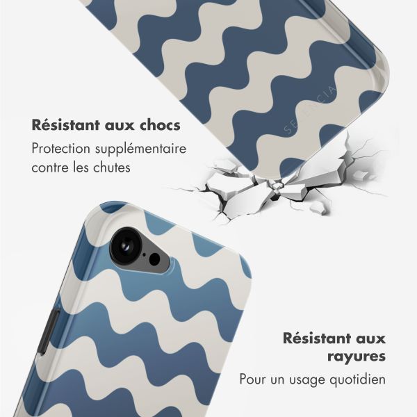 Selencia Coque arrière Vivid avec MagSafe Apple iPhone 16e - Wave Vibes Classic Blue