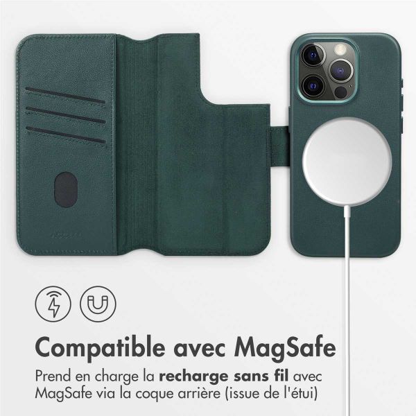 Accezz Étui de télephone portefeuille en cuir 2-en-1 avec MagSafe Apple iPhone 15 Pro - Cedar Green