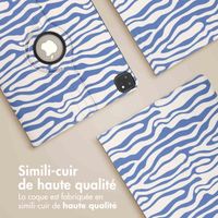 imoshion Coque tablette Design rotatif à 360° iPad Pro 13 (2024) M4 - White Blue Stripes