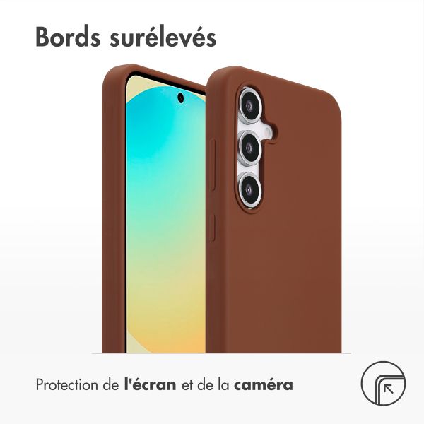 Accezz Coque Liquid Silicone avec MagSafe Samsung Galaxy S24 FE - New Tea Brown