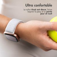 imoshion Bracelet en nylon Fitbit Versa 4/ 3 / Sense (2) - Gris