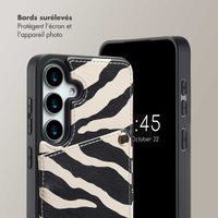 Selencia Coque de télephone Nova avec cordon et porte-cartes Samsung Galaxy S24 / S25 - Zazzy Zebra