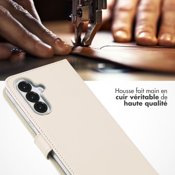 Selencia Étui portefeuille en cuir véritable Samsung Galaxy A36 - Greige