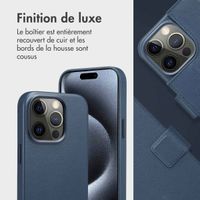 Accezz Étui de téléphone portefeuille en cuir 2-en-1 avec MagSafe iPhone 15 Pro - Nightfall Blue