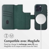 Accezz Étui de téléphone portefeuille en cuir 2-en-1 avec MagSafe iPhone 16 Pro - Cedar Green