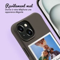 Coque de couleur personnalisée MagSafe avec cordon amovible et Polaroid iPhone 15 - Black Coffee