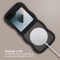 Selencia Coque arrière Wavy avec MagSafe Samsung Galaxy Z Flip 6 - Noir