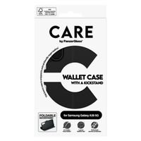 CARE by PanzerGlass Feature Wallet Case w. Kickstand avec MagSafe Samsung Galaxy A36 - Zwart