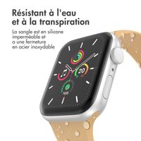 imoshion Bracelet en silicone⁺ Apple Watch Series 1 t/m 11 / SE / Ultra (44/45/46/49 mm) - Taille M/L - Walnut