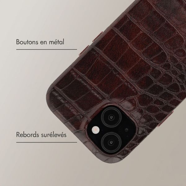 Selencia Coque arrière Croco avec MagSafe Apple iPhone 15 - Choco Brown
