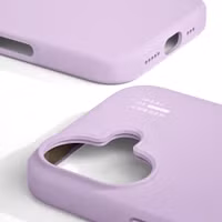 iDeal of Sweden Coque en silicone avec MagSafe Apple iPhone 16 - Lavender Milk