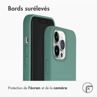 Accezz Coque Liquid Silicone Apple iPhone 13 Pro - Vert foncé