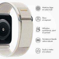 imoshion Bracelet Trail en nylon Apple Watch Series 1 t/m 9 / SE (38/40/41 mm) | Series 10 / 11 (42 mm) - Lumière stellaire