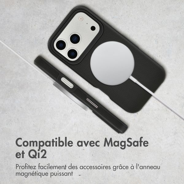 Accezz Coque Tough avec MagSafe Apple iPhone 17 Pro Max - Noir