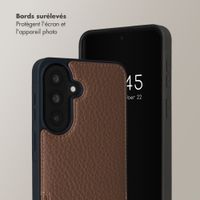 Selencia Coque de télephone Nova avec cordon et porte-cartes Samsung Galaxy A37 (5G) - Mocha Brown