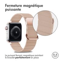 imoshion Bracelet en cuir magnétique Apple Watch Series 1 t/m 9 / SE (38/40/41 mm) | Series 10 / 11 (42 mm) - Beige