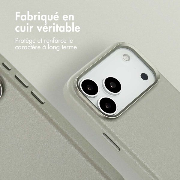 Accezz Coque arrière en cuir avec MagSafe Apple iPhone 17 Pro Max - Light Grey