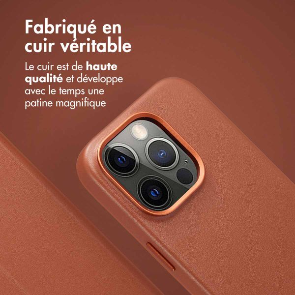 Accezz Étui de télephone portefeuille en cuir 2-en-1 avec MagSafe Apple iPhone 14 Pro - Sienna Brown