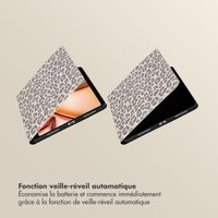 Selencia Coque tablette Sabi avec imprimé léopard Apple iPad Air 11 pouces (2025) M3 / (2024) M2 / Air 5 (2022) / Air 4 (2020) - Soft Ivory