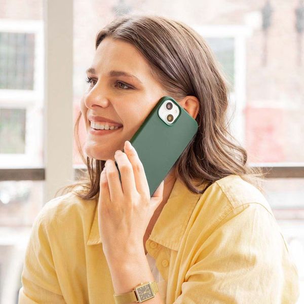 Accezz Coque Liquid Silicone avec MagSafe Apple iPhone 15 - Cooper Green