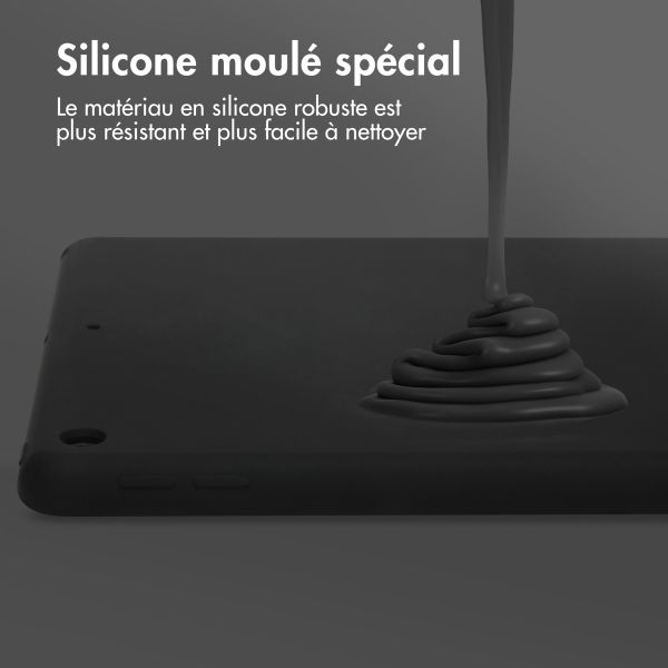Accezz Coque Liquid Silicone Apple iPad 9 (2021) 10.2 pouces / iPad 8 (2020) 10.2 pouces / iPad 7 (2019) 10.2 pouces - Noir
