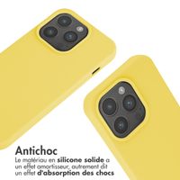 imoshion ﻿Coque en silicone avec cordon iPhone 15 Pro - Jaune