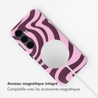Selencia Coque arrière Vivid avec MagSafe Samsung Galaxy S24 - Wavy Swirl Pink Plum