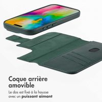 Accezz Étui de téléphone portefeuille en cuir 2-en-1 avec MagSafe iPhone 16 Pro - Cedar Green