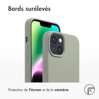 Accezz Coque Liquid Silicone avec MagSafe Apple iPhone 14 / 13 - Cooper Green