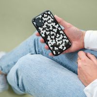 imoshion Coque Design Apple iPhone 13 - Fleur - Blanc / Noir