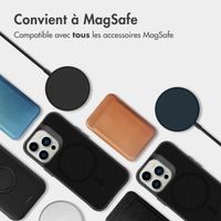 imoshion Rugged Hybrid Carbon Case avec MagSafe Apple iPhone 13 Pro - Noir