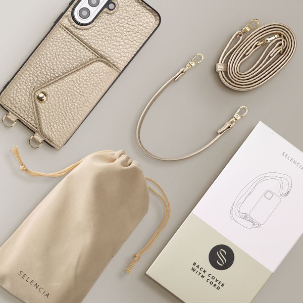 Selencia Coque de télephone Sera avec cordon et porte-cartes enveloppe Samsung Galaxy A57 (5G) - Champagne