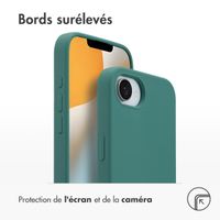 Accezz Coque Liquid Silicone avec MagSafe iPhone 16e - Vert foncé