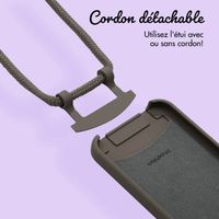 Coque de couleur personnalisée MagSafe avec cordon amovible  et Polaroid iPhone 13 - Black Coffee