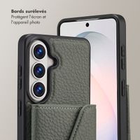Selencia Coque de télephone Sera avec cordon et porte-cartes enveloppe Samsung Galaxy S26 - Sage Green