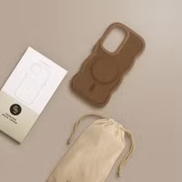 Selencia Coque arrière Wavy avec MagSafe Samsung Galaxy S24 / S25 - Mocha Brown