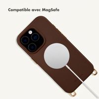 Selencia Coque arrière Rivièra avec MagSafe avec crochets amovibles Apple iPhone 16 Pro - Choco Brown