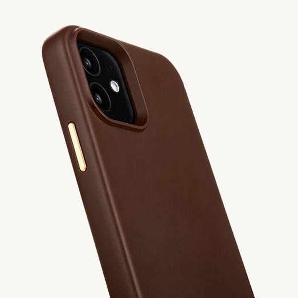 Selencia Coque arrière Rivièra avec MagSafe avec crochets amovibles iPhone 12 / 12 Pro - Choco Brown