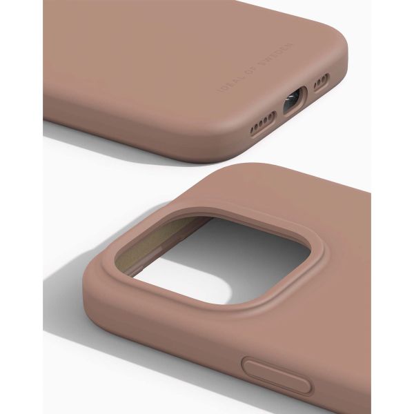 iDeal of Sweden Coque Silicone iPhone 15 Pro - Blush Pink