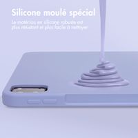Accezz Coque Liquid Silicone avec porte-stylet Apple iPad Pro 12.9 (2022) / Pro 12.9 (2021) / Pro 12.9 (2020) - Lila