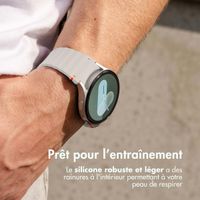 imoshion Bracelet Wave en silicone Samsung Galaxy Watch 8 (40/44mm) / Classic (46mm) - Lumière stellaire