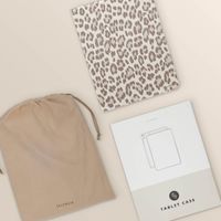 Selencia Coque tablette Sabi avec imprimé léopard Apple iPad Air 11 pouces (2025) M3 / (2024) M2 / Air 5 (2022) / Air 4 (2020) - Soft Ivory