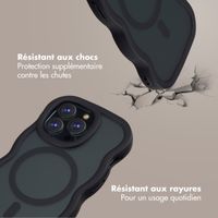 Selencia Coque arrière Wavy avec MagSafe Apple iPhone 13 Pro - Noir