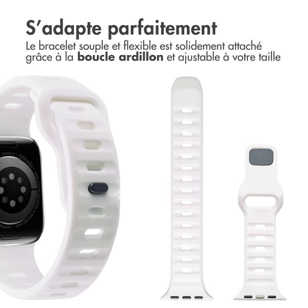 imoshion Bracelet en silicone Active Sport Apple Watch Series 1-9 / SE (38/40/41 mm) | Series 10 (42 mm) - Blanc