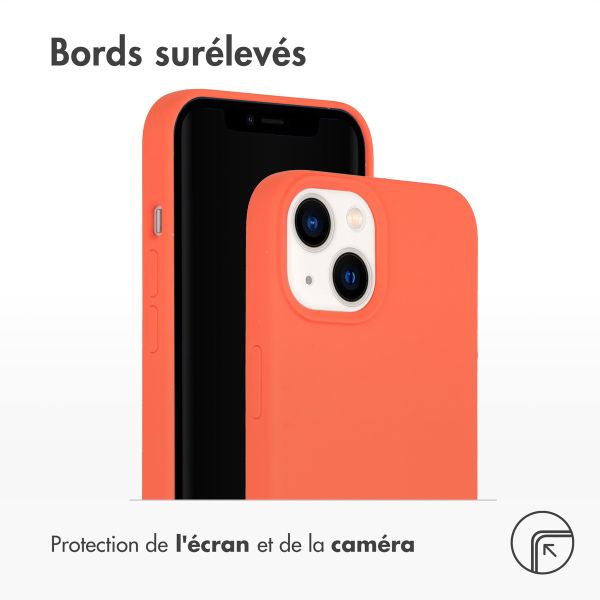 Accezz Coque Liquid Silicone avec MagSafe Apple iPhone 14 / 13 - Nectarine