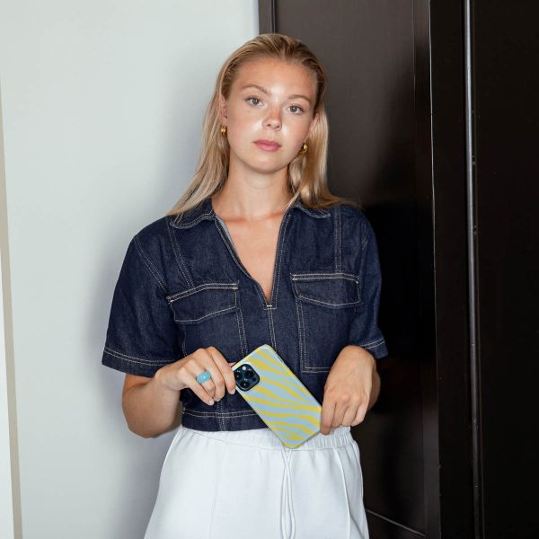 Selencia Coque arrière Vivid Samsung Galaxy S23 - Zebra Winter Sky Titanium Yellow