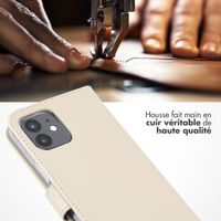 Selencia Étui portefeuille en cuir véritable Apple iPhone 12 (Pro) - Greige