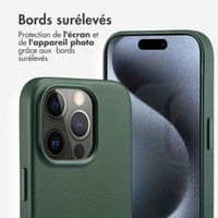 Accezz Coque arrière en cuir avec MagSafe Apple iPhone 15 Pro - Cedar Green